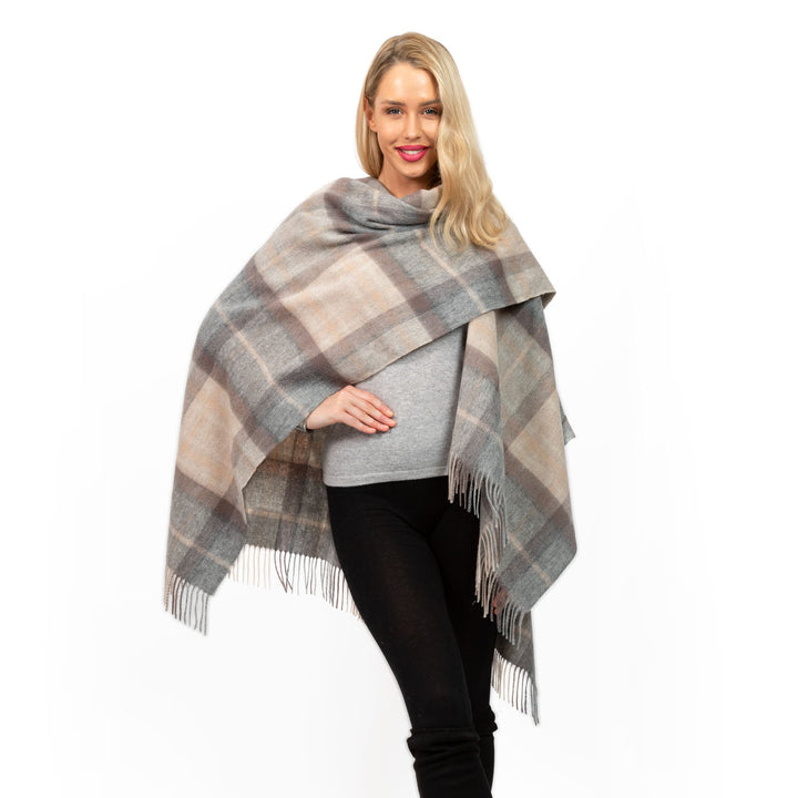 Edinburgh Lambswool Mini Cape  Mackellar Natural